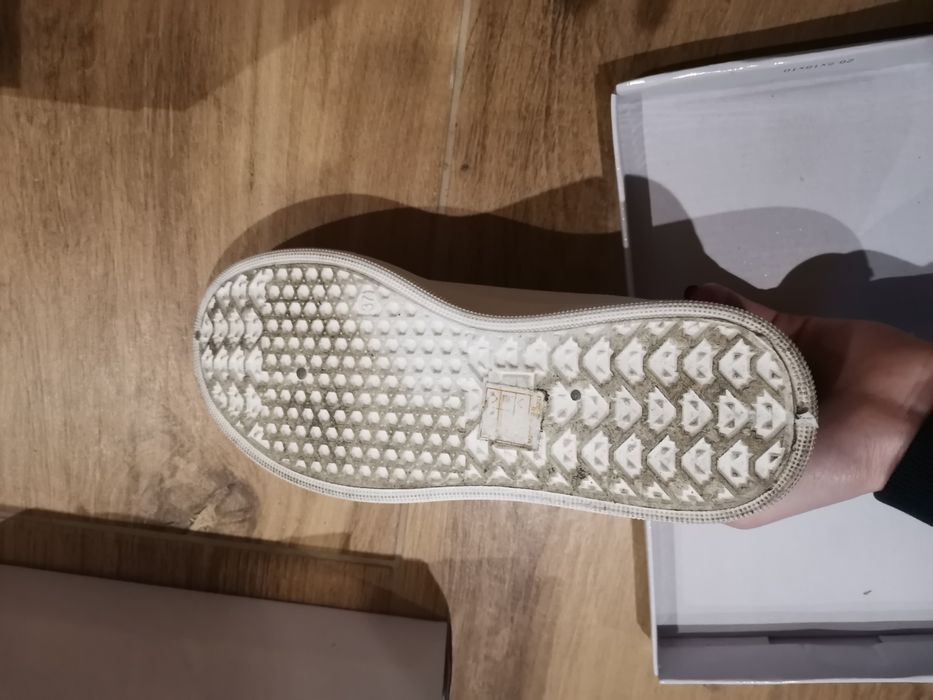 Sneakersy. Buty sportowe