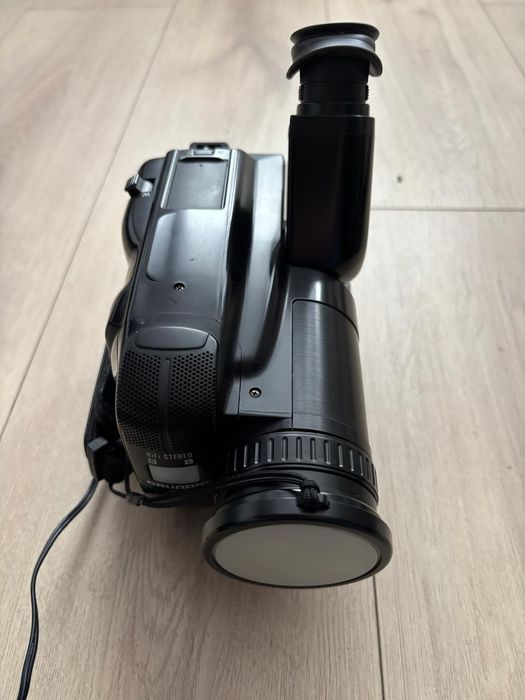 Kamera camera analogowa Grundig LC 550 SC Torba bateria kasety ladowar