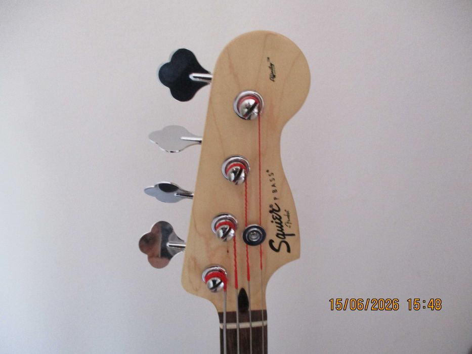 Squier Affinity Precision Bass Sunburst