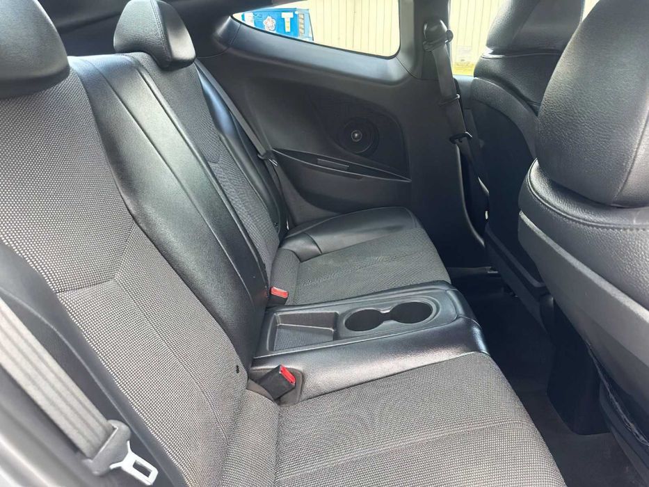 Hyundai Veloster      2015
