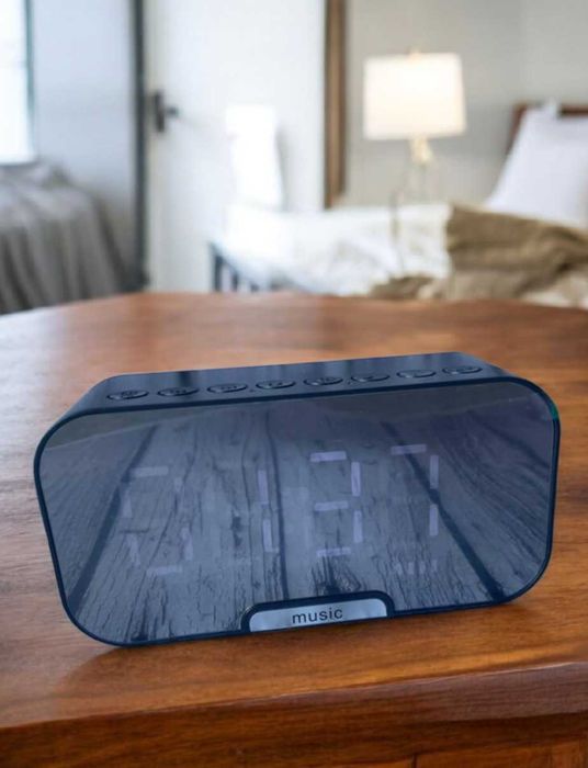 Портативна колонка блютуз колонка з годинником та блютуз