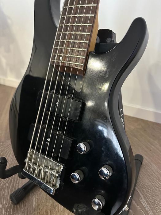 Baixo Activo 6 Cordas Washburn