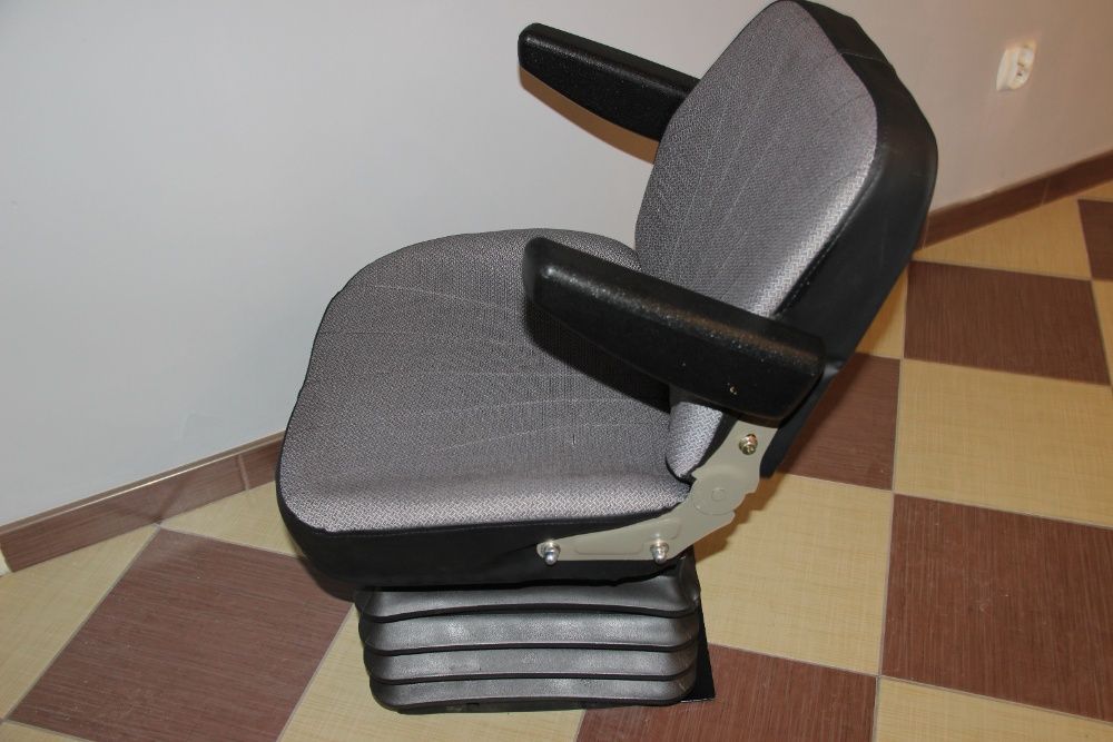 Siedzenie fotel MTZ Belarus C-385 C 385 podłokietnik OKAZJA