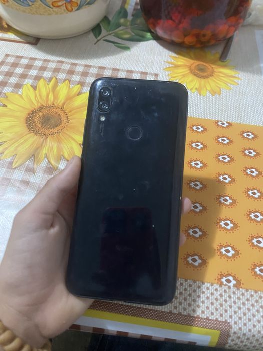 Телефон на запчастини редмі 7