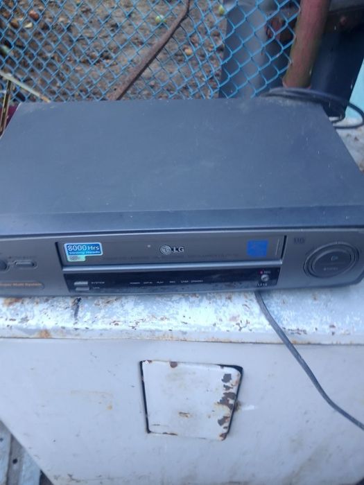 Відеомагнітофон LG L216 VHS