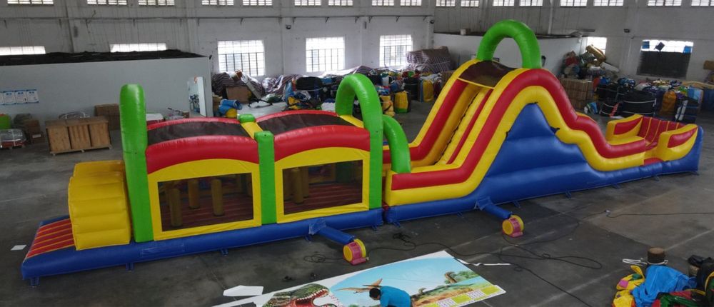 Insuflável mega pista de obstáculos - PVC - novo