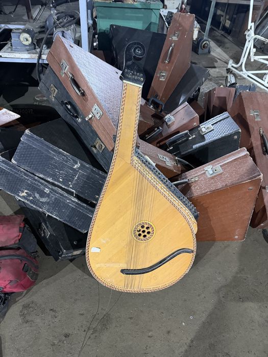 Продам бандуру в неплохом состоянии