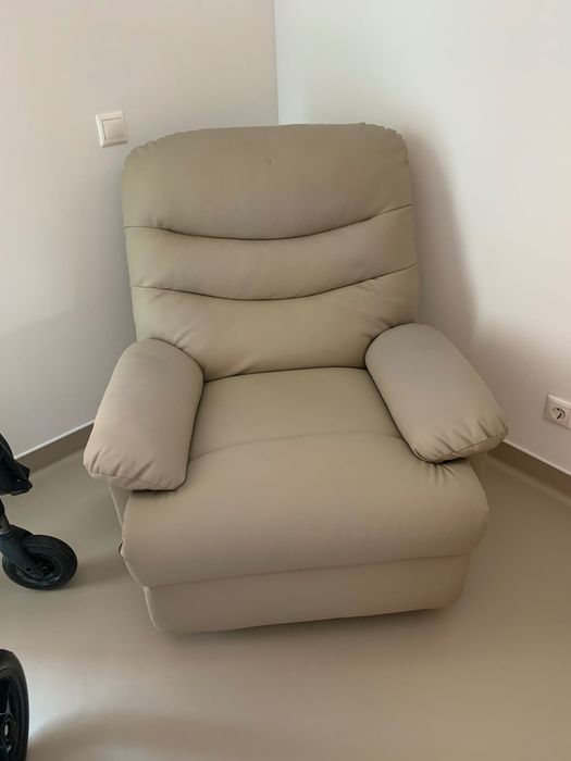 Poltrona relax c/massagem elétrico Bege como novo