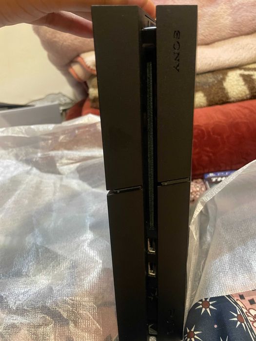 PS4 + 2 Comandos + Jogos