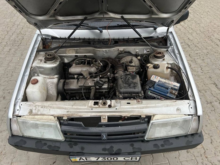 Автомобіль Ваз 2109