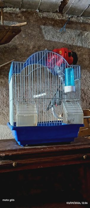 Duas gaiolas para pássaros 10€ cada uma