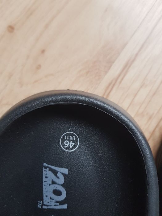 Nowe klapki męskie  marki  The Simpsons rozmiar 46