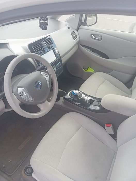 Nissan leaf 2012