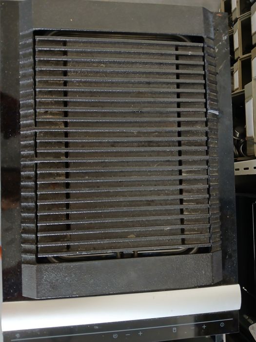 Grelhador de bancada AEG