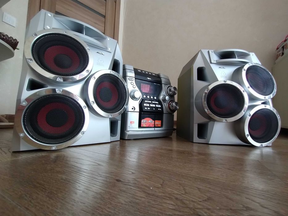 Над потужний муз центр 1000 Вт ( блютуз - AUX - Bluetooth - радио )