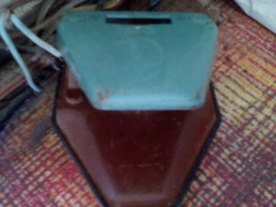 Дырокол канцелярский.