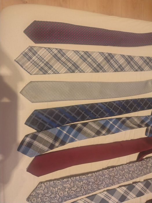 Zestaw krawatów i poszetek butonierek Vistula Bytom