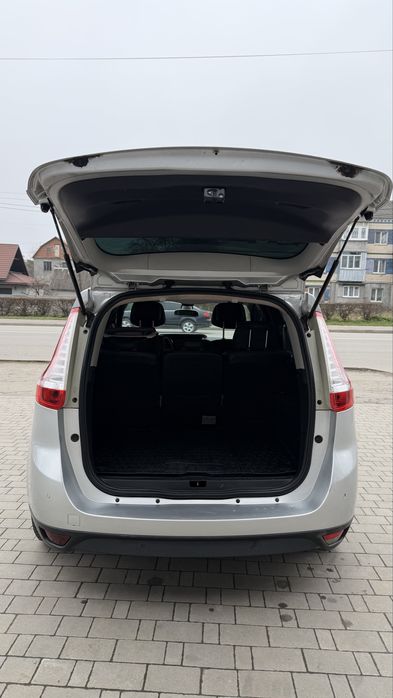 Renault grand scenik 2014