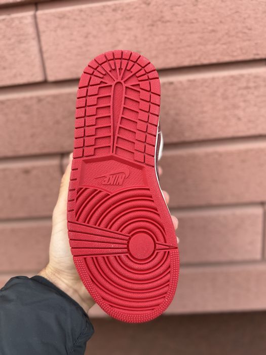 Жіночі кросівки Nike Air Jordan 1 Low Оригінал (38, 40 розміри) HJ9338-106