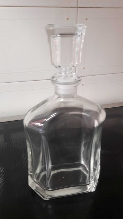 Garrafa decorativa de vidro - pode ser para colocar água