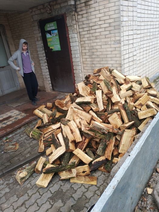 Дрова твердых пород рубленые пиленные с доставкой