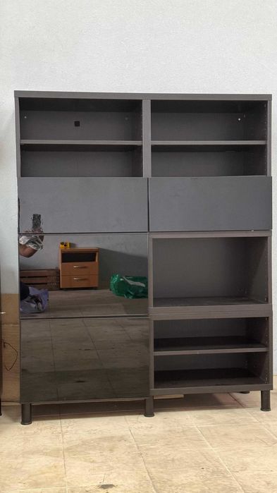 armários IKEIA em preto