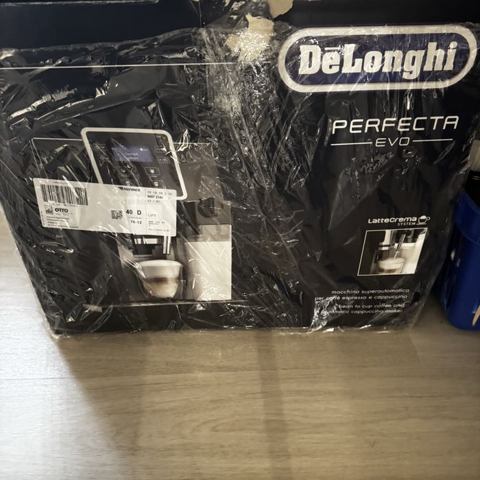 Кофемашинка De Longhi Esam 428.40