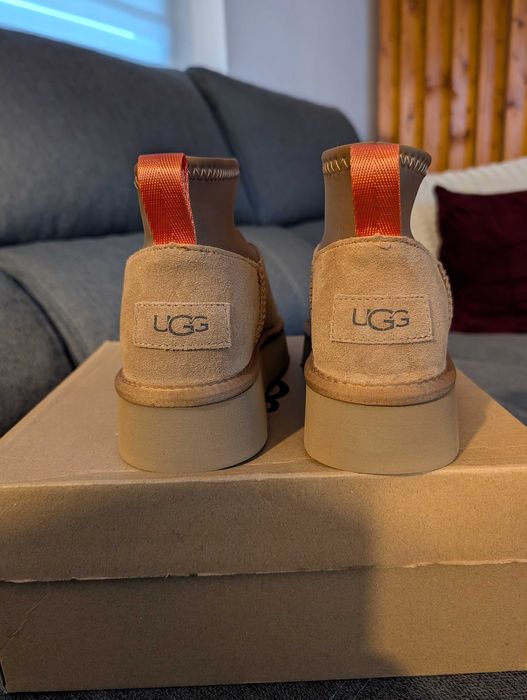 Bota Ugg Camel Nova