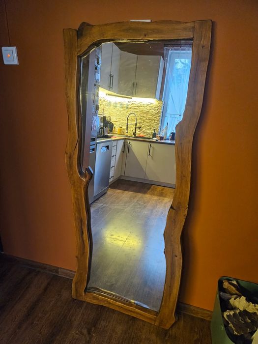 Lustro w dębowej ramie