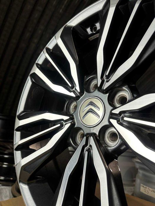 R17 5x114.3 6.5J ET45 DIA67.1 |  в наявності легкосплавні диски