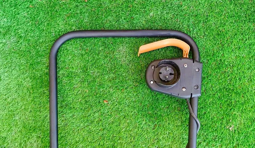 Corta Relvas Black&Decker