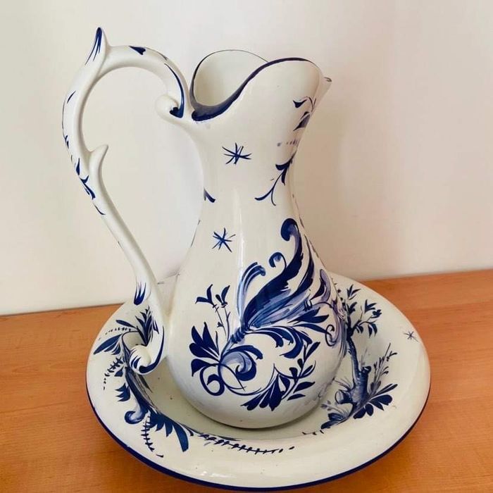 Jarro e Bacia em Loiça antigo