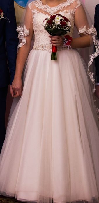 Продається весільна сукня