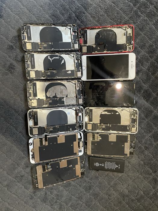 IPhone se 2020 6шт Iphone 8 2шт +запчасти