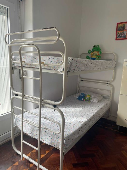 Beliche branco com colchão