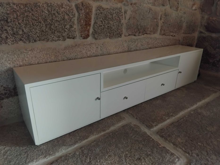 Móvel TV em branco