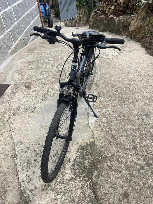 E-bike b.twin cinza
