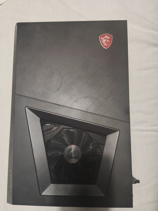 PC MSI Trident 3 8RB-292ES
Processador: Intel Core i5-8400,