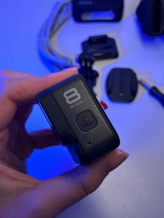 Екшн-камера GoPro Hero 8 з нагрудним кріпленням