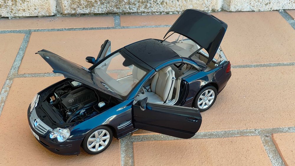 Mercedes Benz SL Class 2001 Minichamps