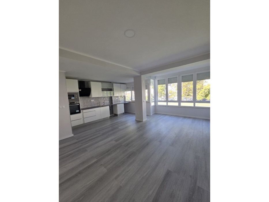 Apartamento T2 renovado - Oeiras