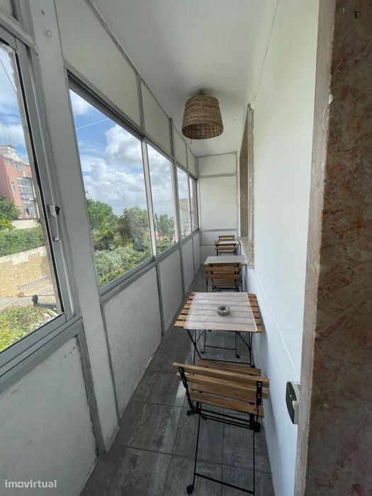 Quarto - localizado em Santa Apolónia Lisbon