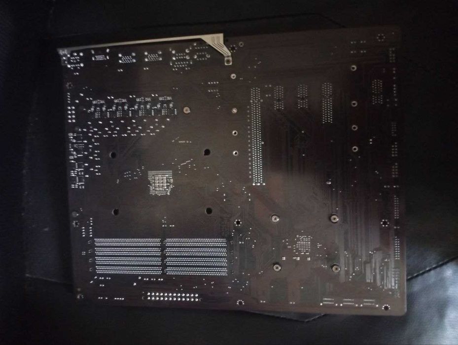 Материнская плата Gigabyte X570 GAMING X