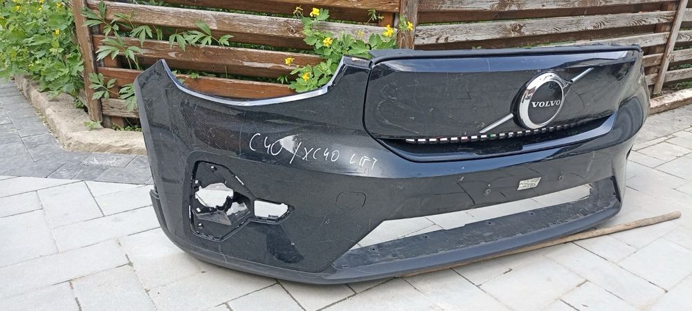 Бампер Volvo XC40 C40 Recharge гриль