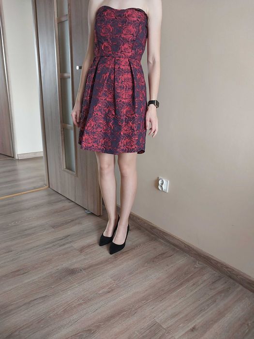 Sukienka czerwona koktajlowa