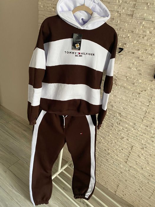 Tommy nowy mięsisty dres paski czekolada logo