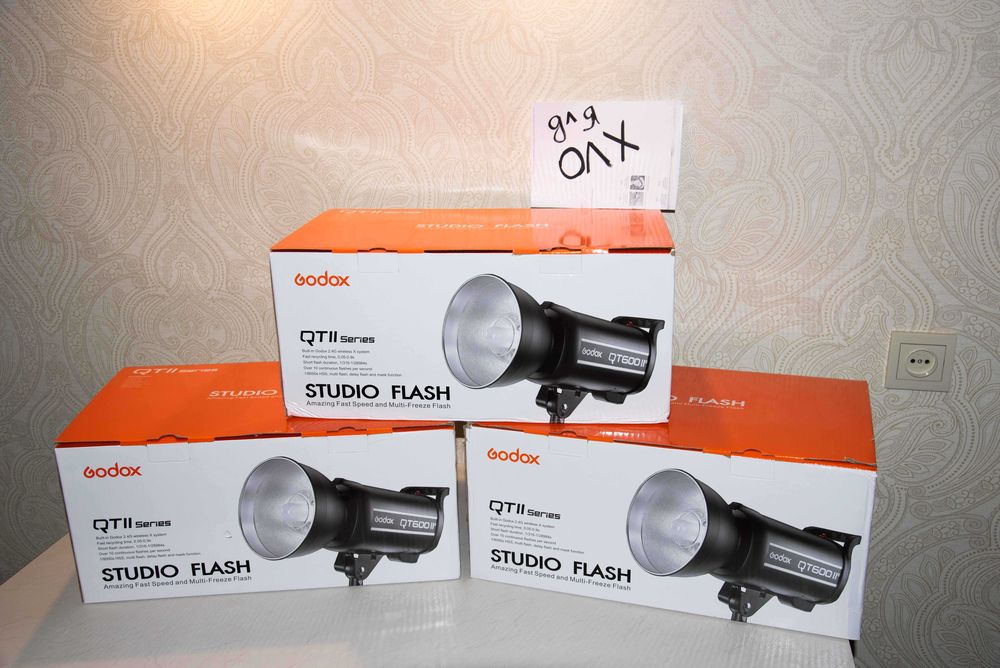 НОВЫЕ Студийные вспышки Godox QT400 II M - 3 штуки