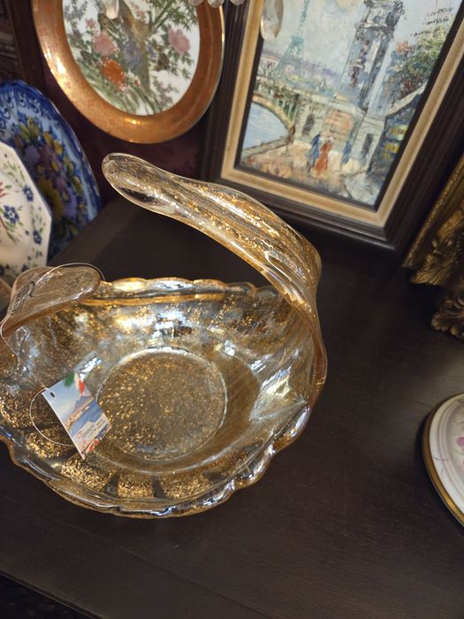 Centro, taça em vidro com dourado