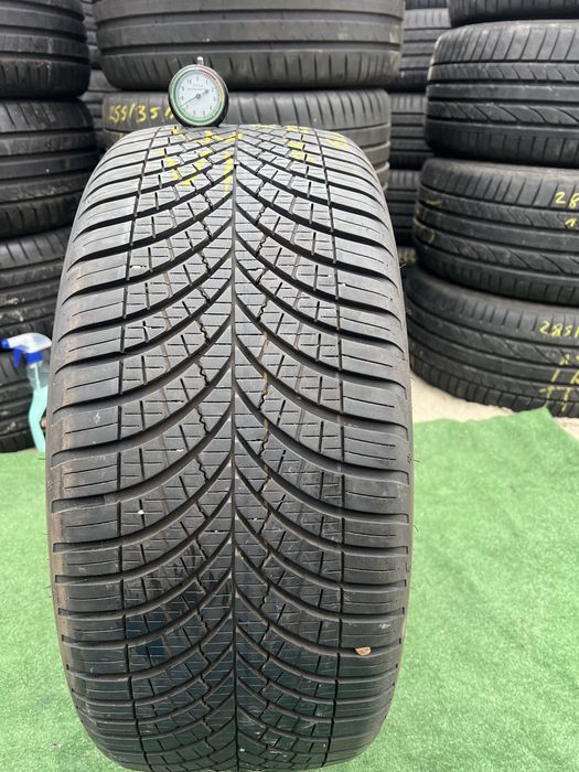 *Opona Goodyear 235/40/19 pojedynka