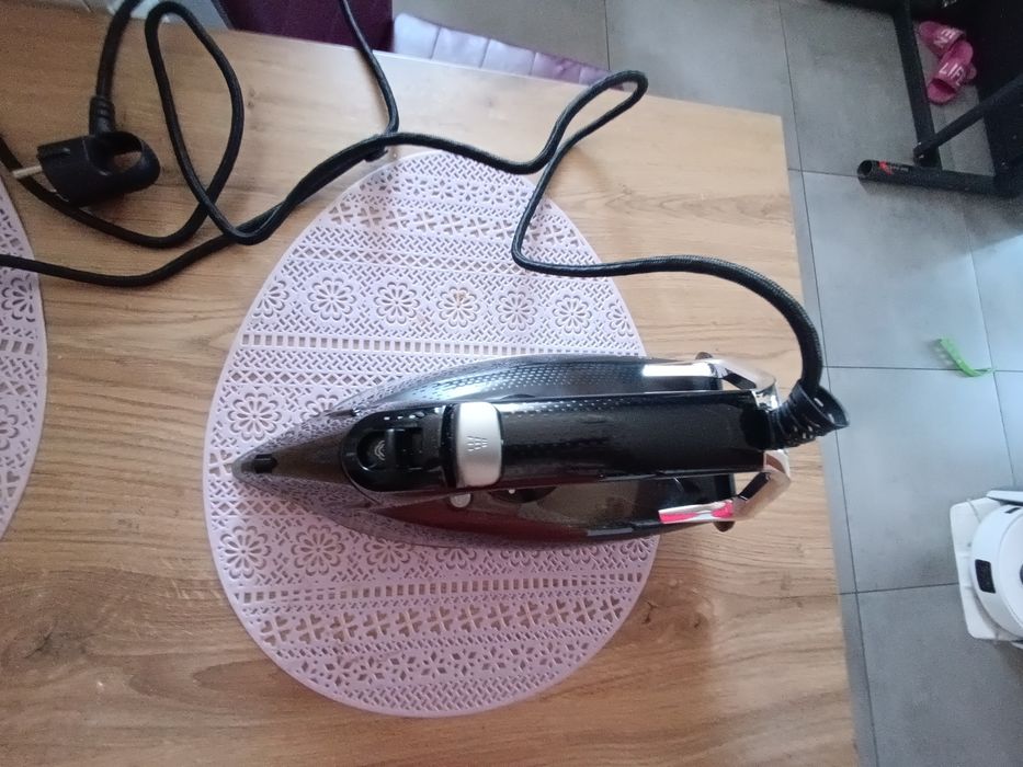 Żelazko parowe Beeko